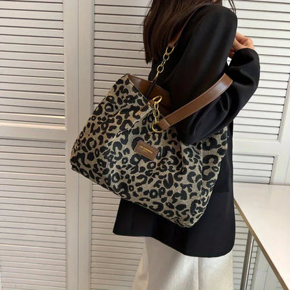 TAVIRA | LEOPARD CHARM TOTE