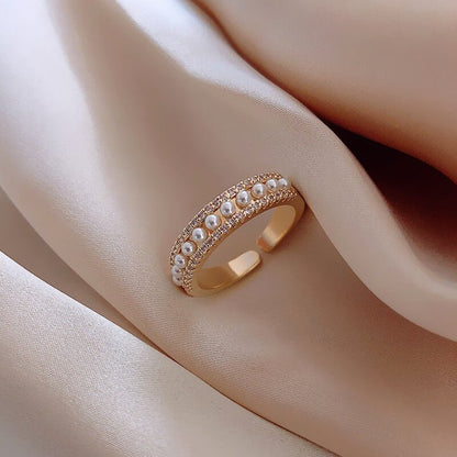 GOLD & PEARL LUXURY RING