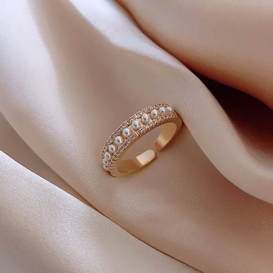 GOLD & PEARL LUXURY RING