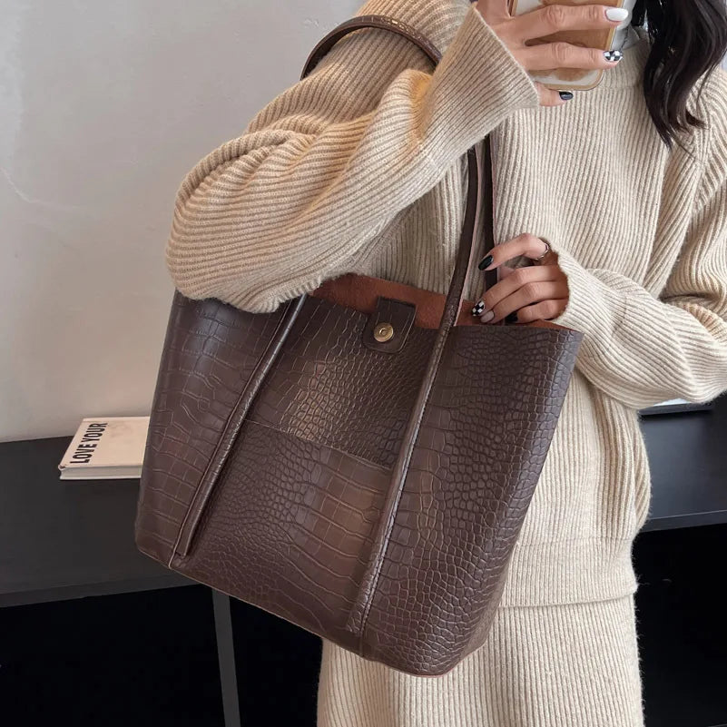 SYLVETTE | CROC SHOULDER BAG