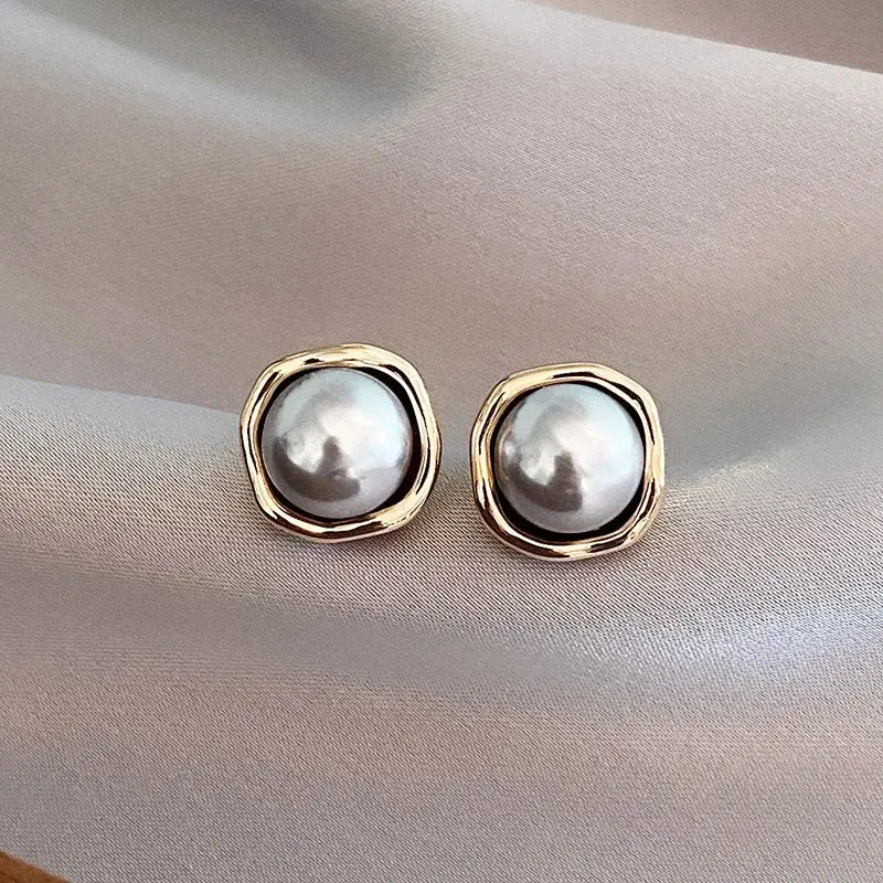SOPHISTICATED BLACK PEARL EARRINGS