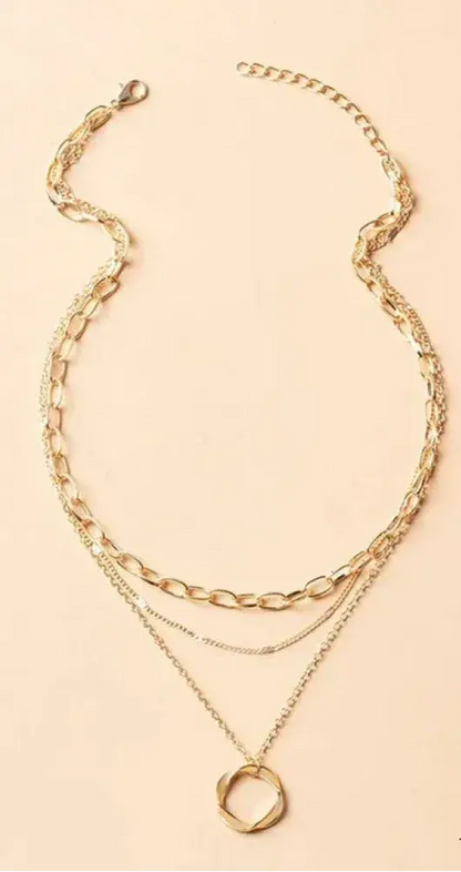 ELEGANT LAYERED GOLD CHAIN & PENDANT NECKLACE